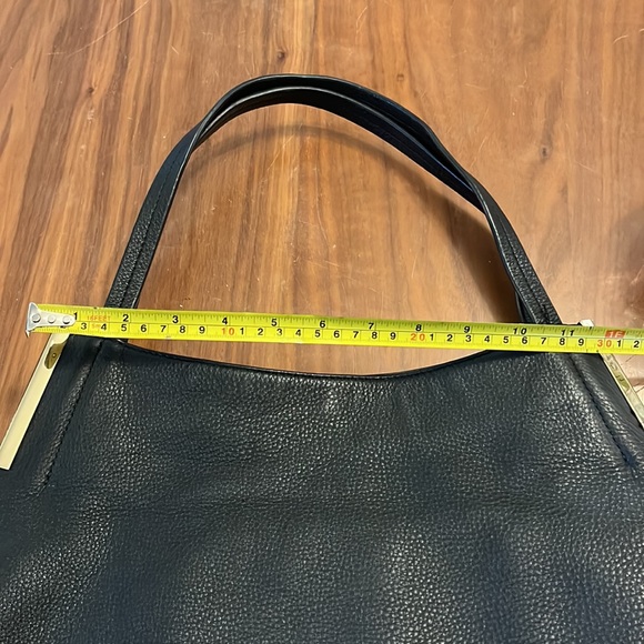 Vince Camuto lamb skin leather bag with double pockets - Picture 11 of 12